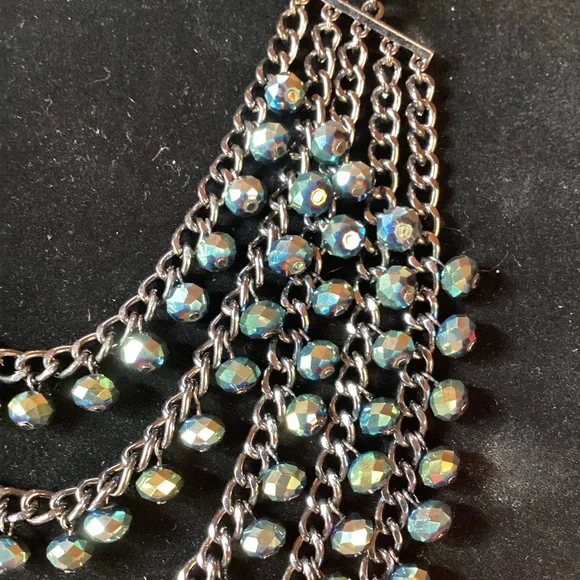 Premier Designs Elegant multicolored jewels Statement Necklace - Picture 2 of 4